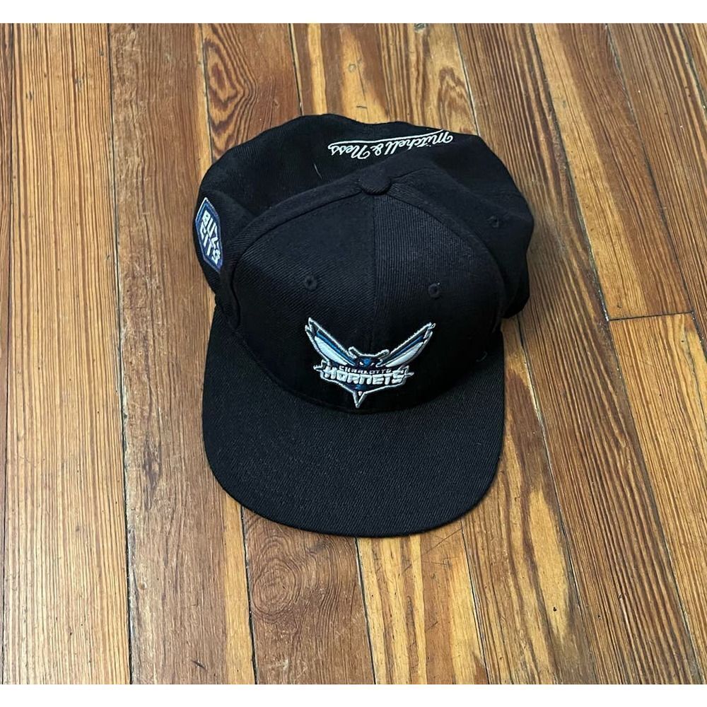 Mitchell and Ness Charlotte Hornets Hat in good condition.
